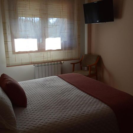 Hotel Restaurante Val Antas de Ulla ภายนอก รูปภาพ