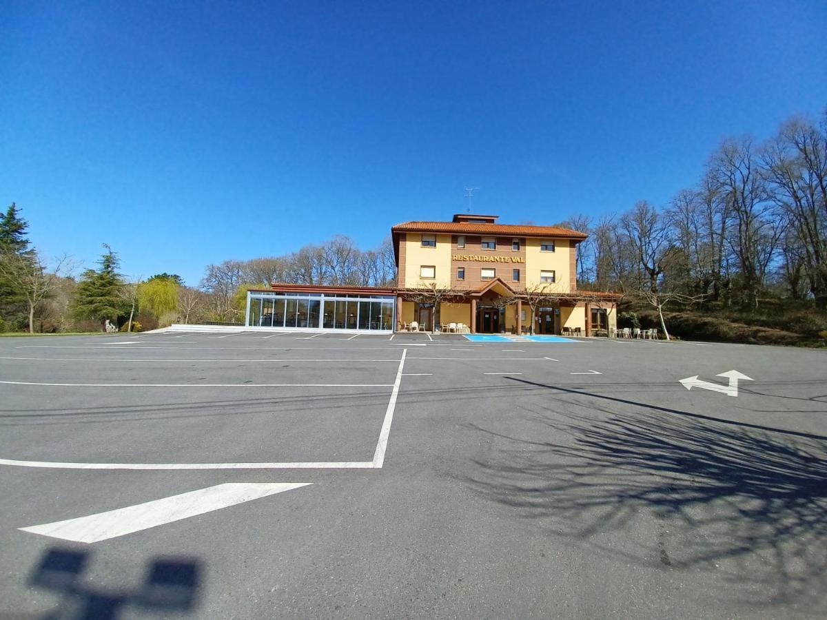 Hotel Restaurante Val Antas de Ulla ภายนอก รูปภาพ