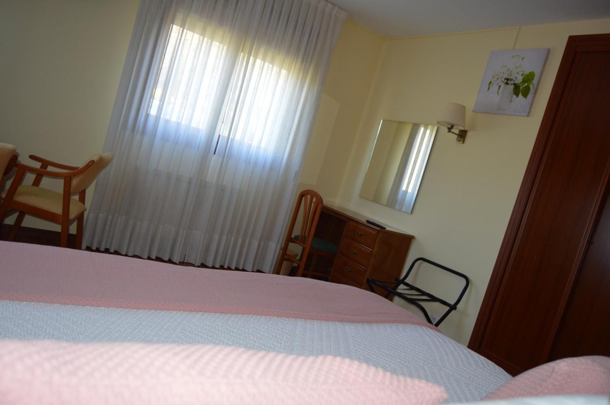 Hotel Restaurante Val Antas de Ulla ภายนอก รูปภาพ