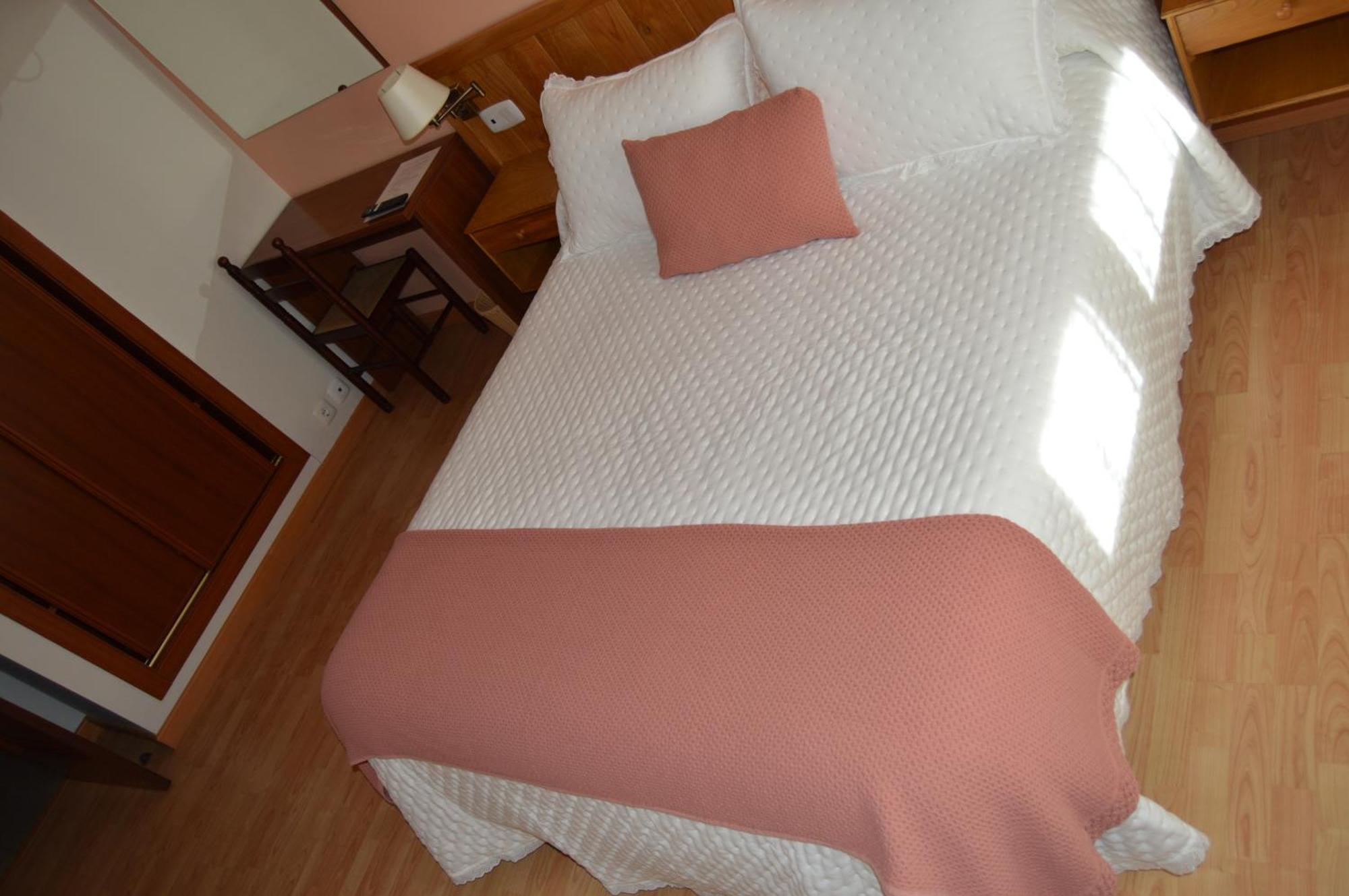 Hotel Restaurante Val Antas de Ulla ภายนอก รูปภาพ