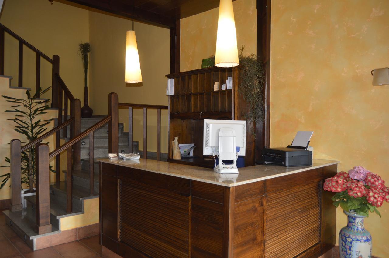 Hotel Restaurante Val Antas de Ulla ภายนอก รูปภาพ